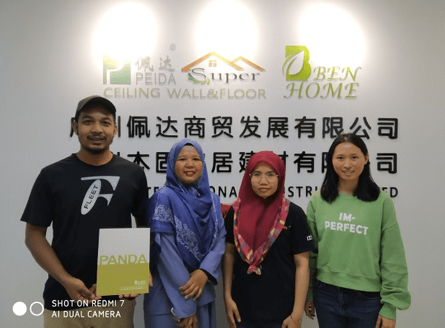 Kerjasama Profesional: Pertemuan Wakil Syarikat dengan Pelanggan