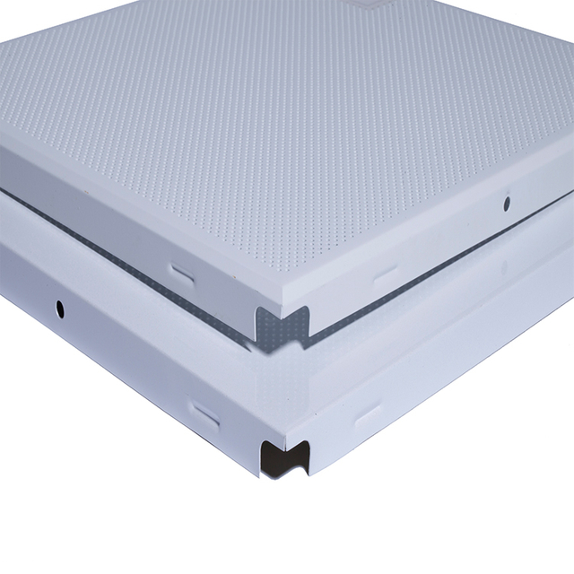 Alum&iacute;nium mennyezetbe cs&iacute;ptető